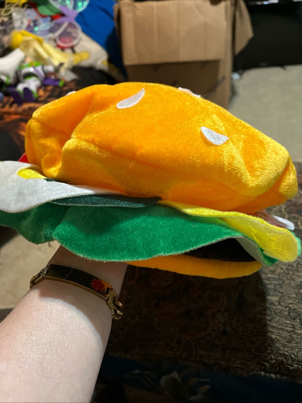 Plush costume Burger Hat - Yellow & Green
